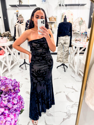 Weekend Away Velvet Maxi Dress Black