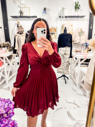 Front Twist Pleated Long Sleeves Wine Dress