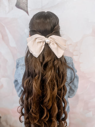 Aubrey Pearl Bow