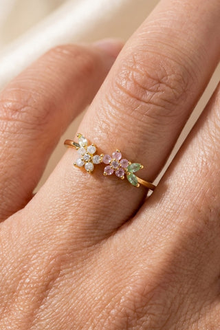 Blythe Flower Cluster Ring (Gold)