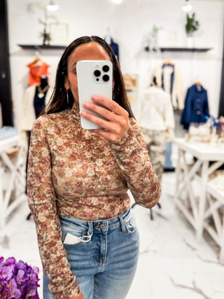 Heart On The Line Knit Top (Beige Floral)