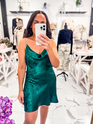 What to Wear to a Holiday Dinner