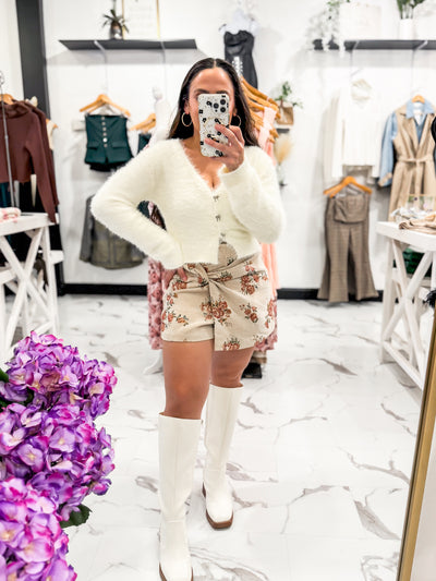 Bella V Boutique How to Style a Skort For Fall