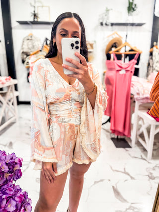 Summer Print Flowy Short Outfit Ideas