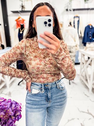 Heart On The Line Knit Top (Beige Floral)