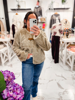 All Day Cozy Faux Fur Jacket (Light Taupe)